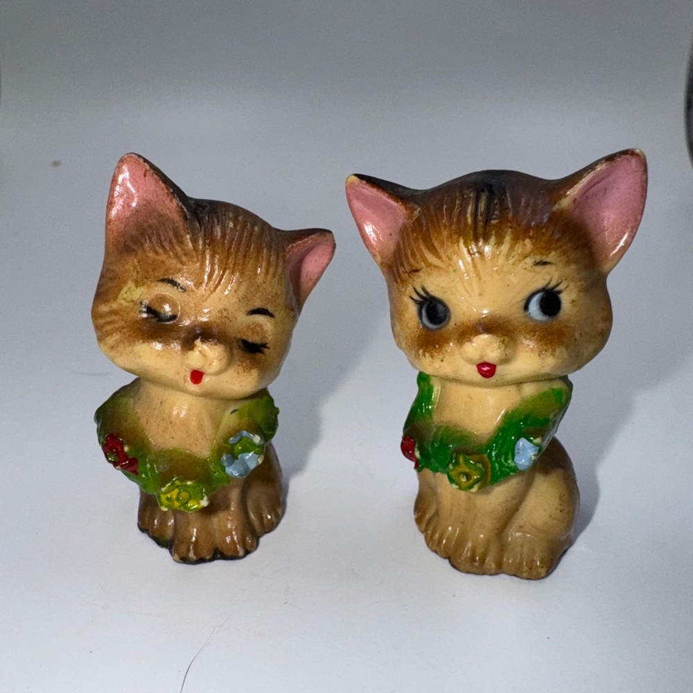 Vintage Celluloid Miniature Cat Figurine Kitten Kitty With Flower Necklace 2 Set